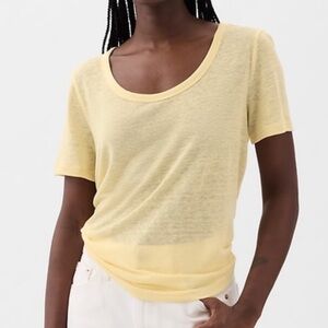 Gap yellow top. NWT